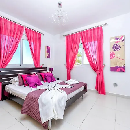 Bella Villa Paralimni